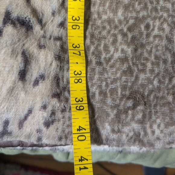 Vintage 70s Fit and Flare Mid Length Faux Fur Leopard Print Coat, Size 6 - Picture 11 of 13
